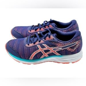 Asics Gel-Excite 6 -women's Size 7.  New without box